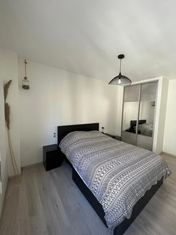 Superbe Appartement Centre Ville Nîmes Exterior photo
